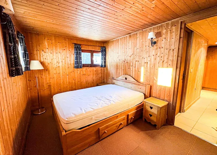 Snowflake With Garden Chalet *