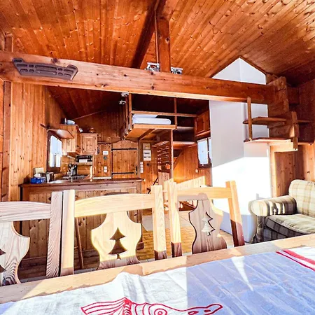 Chalet Snowflake With Garden *